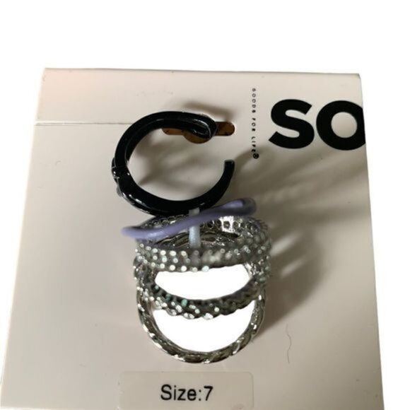 5 ring set. Size 7 Silver Tone- Black and Purple. BNWT - Picture 2 of 2
